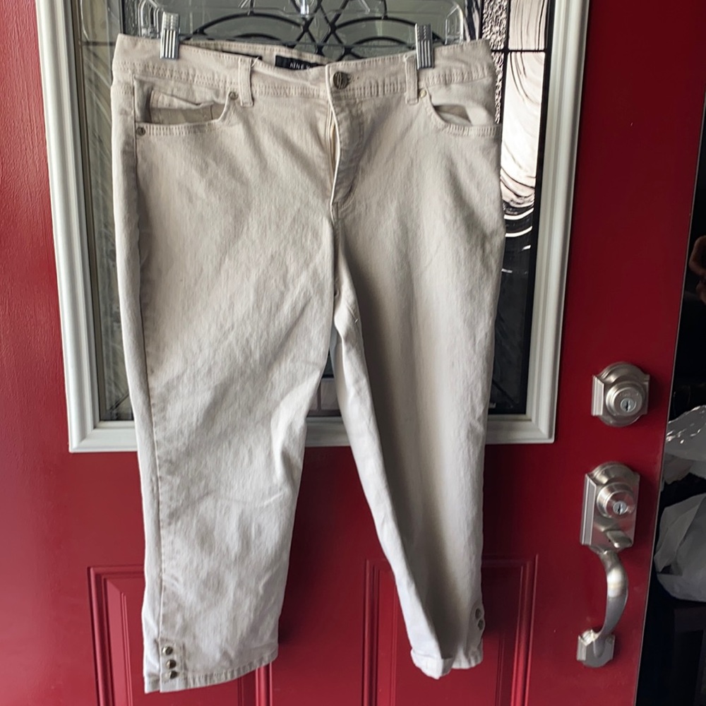 Women capris